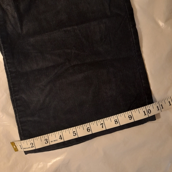 ● Old Navy | Higher High-Waisted Corduroy Flare Pants for Women - Picture 9 of 16